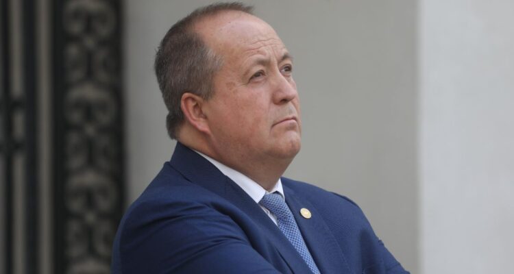 Fiscal Valencia dice que Presidente Boric tiene calidad de “imputado” tras denuncia en su contra