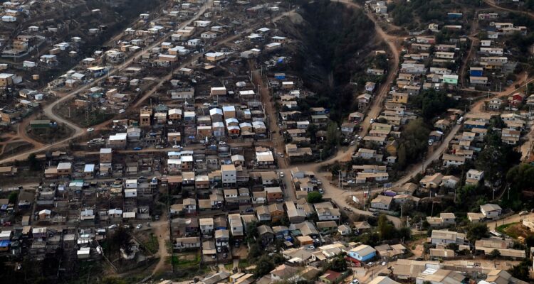 Valparaíso: arquitectos de reconstrucción por mega incendio están en paro por servicios impagos