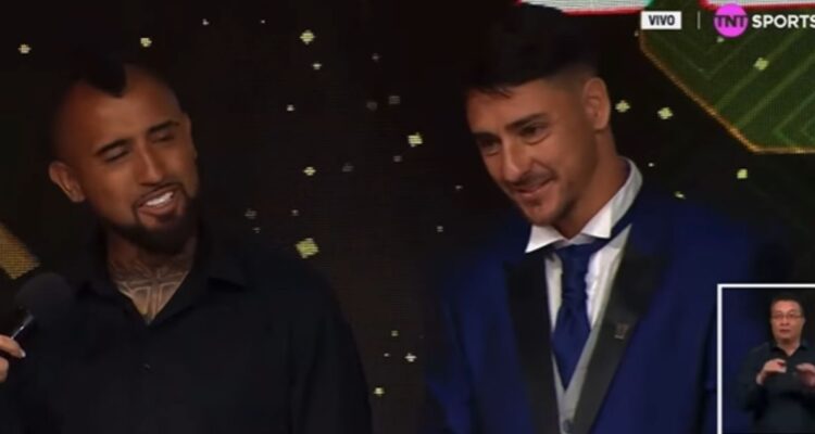 Arturo Vidal quiere a Fernando Zampedri en La Roja