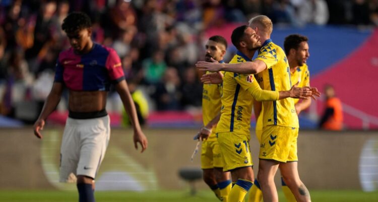 Las Palmas fue visita ingrata y superó al Barcelona por La Liga en pleno aniversario de sus 125 años