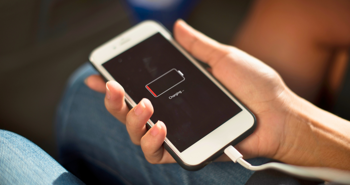 Por qué la batería del celular pierde vida útil con el tiempo y qué se puede hacer al respecto