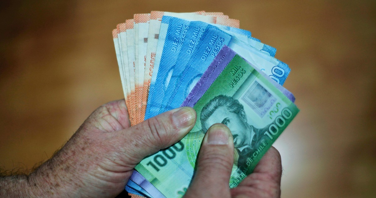 Cuáles son los bonos, ayudas económicas, beneficios y subsidios para las personas que se encuentren cesantes en Chile y cómo cobrarlos.