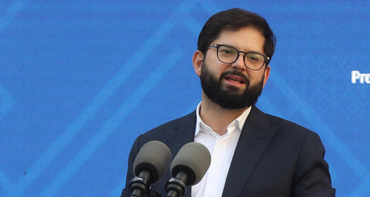 Boric: “Ninguna de las personas que está peleando en el Parlamento tiene problemas con las pensiones”