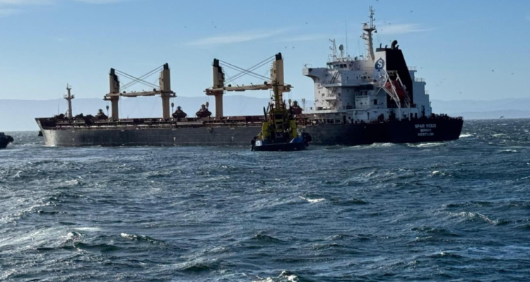 Buque de bandera noruega que varó en el Golfo de Arauco