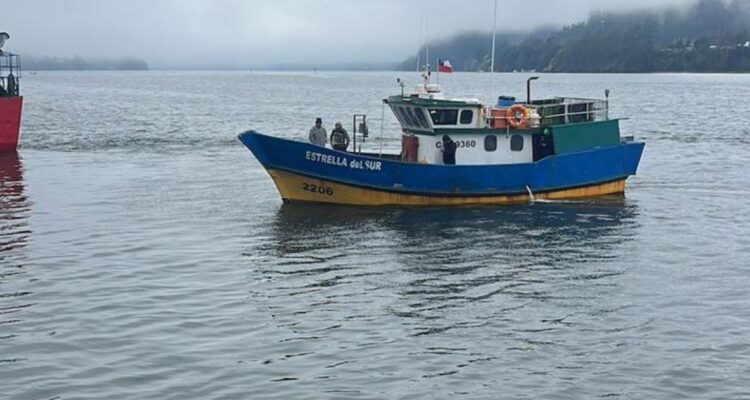 Pescadores suman 9 días extraviados en altamar en Los Ríos: búsqueda se extendió a Bío Bío y Los Lagos