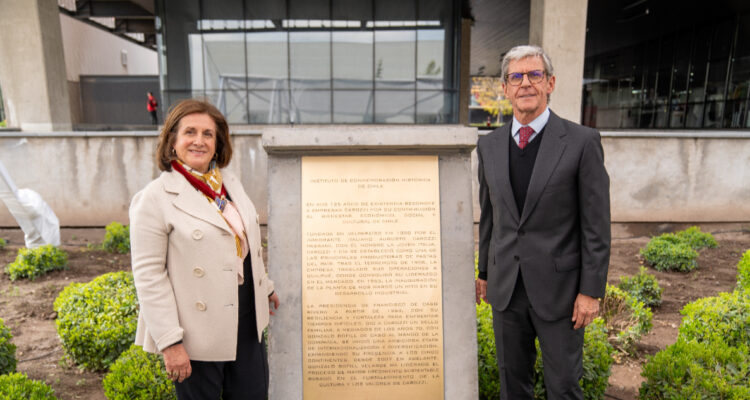Carozzi es la primera empresa reconocida por Instituto de Conmemoración Histórica