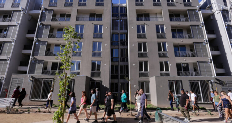 ¿Sueño de la casa propia? Una familia tendría que ahorrar 11,4 años para acceder a una vivienda