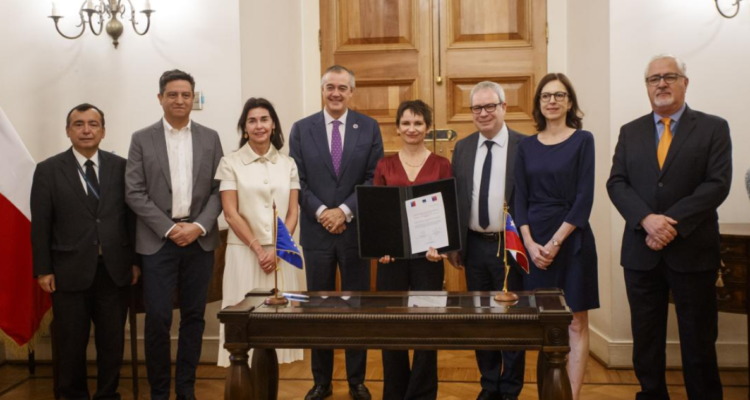 Chile y la UE firman un acuerdo de cooperación en ciberseguridad para América Latina