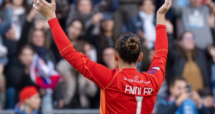 Christiane Endler jugó su partido número 100 con el Olympique de Lyon.