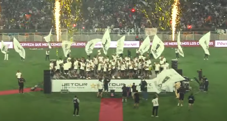 En el Monumental y con miles de hinchas: revive la celebración del nuevo título de Colo Colo