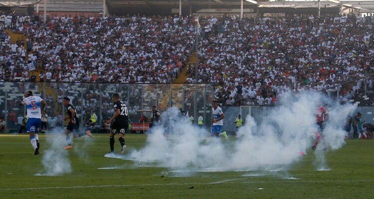 Justicia condena a Colo Colo por incidentes en Clásico de 2020: denuncia fue interpuesta por SERNAC