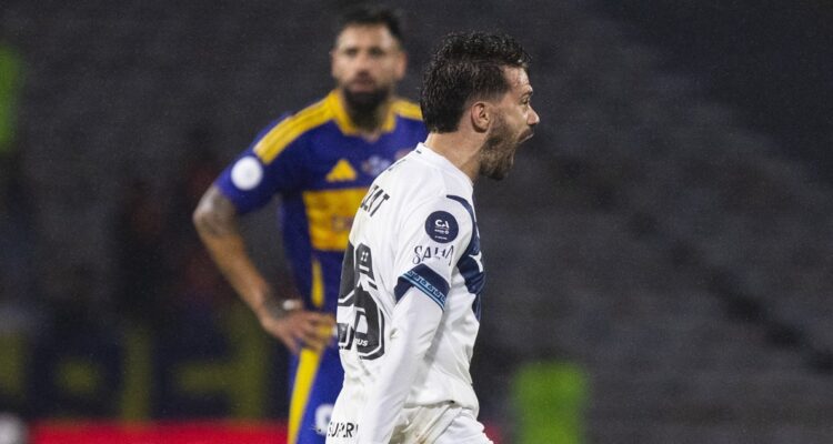 Bouzat mete a Vélez en la final de Copa Argentina: ex Colo Colo marcó doblete ante un Boca sin Medel