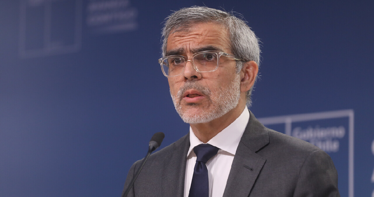 Cordero sostiene que abogado de Boric siguió denuncia con los “mecanismos” regulares