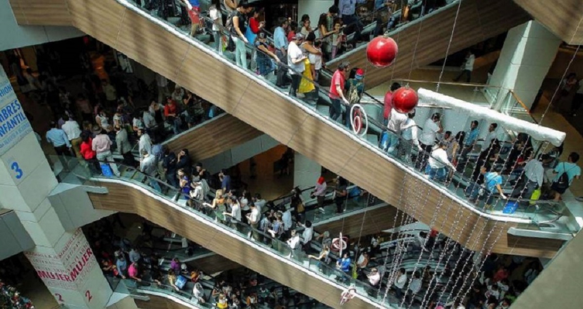 Costanera center uno de los destinos del turismo de compra de los argentinos