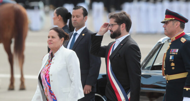 Fernández descarta desfinanciamiento de las FFAA: presidente Boric se reunió con Estado Mayor Conjunto