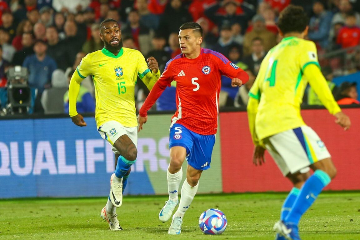 Lucas Cepeda podría jugar ante Venezuela.