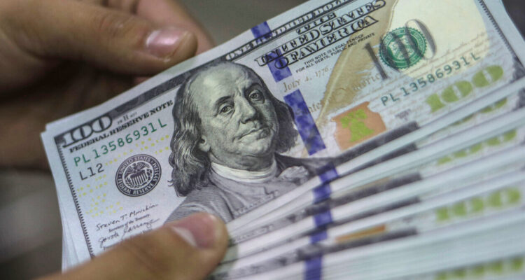 El dólar vive una jornada con pocos movimientos debido al feriado de acción de gracias en EEUU