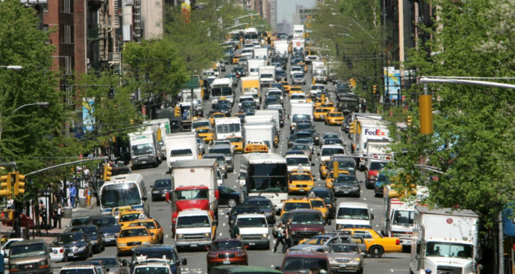 Casi 9 mil pesos por ir al centro: Nueva York cobrará peaje para combatir alta congestión vehicular