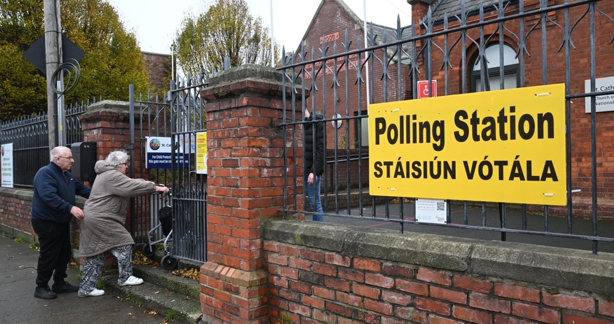 Elecciones en Irlanda: entre los partidos de la gran coalición y el izquierdista Sinn Féin