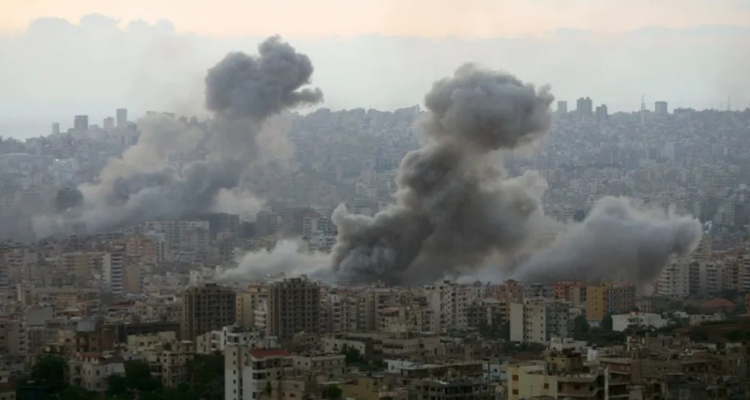 Israel bombardea sitios al sur de Líbano y restringe movimiento a la población en medio de tregua