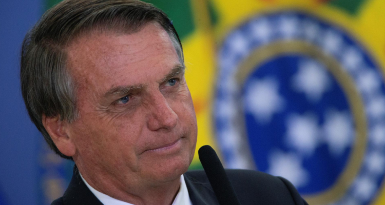 Bolsonaro admite que estudió la posibilidad de una intervención militar tras perder elecciones en 2022