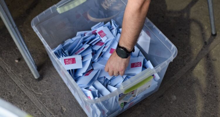 Cuándo son las elecciones de segunda vuelta de gobernadores regionales en Chile, cuáles con las multas por no votar y dónde hay que hacerlo.