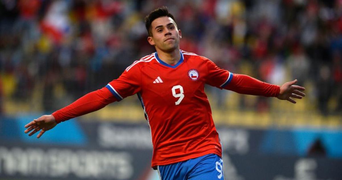 Eliminatorias Perú Alexander Aravena