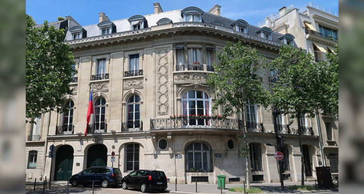 Embajada de Chile en Francia riesgos de la diplomacia