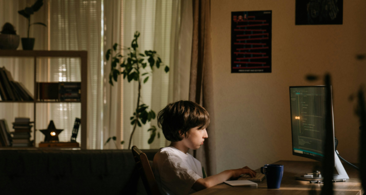 Empresa rusa de software le ofrece trabajo a niño de 7 años considerado el “Mozart del código”