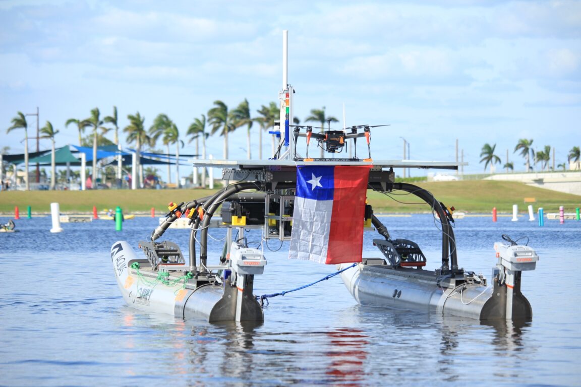 Robot  chileno que participó de la "Rórmula 1" de robots marinos en EEUU