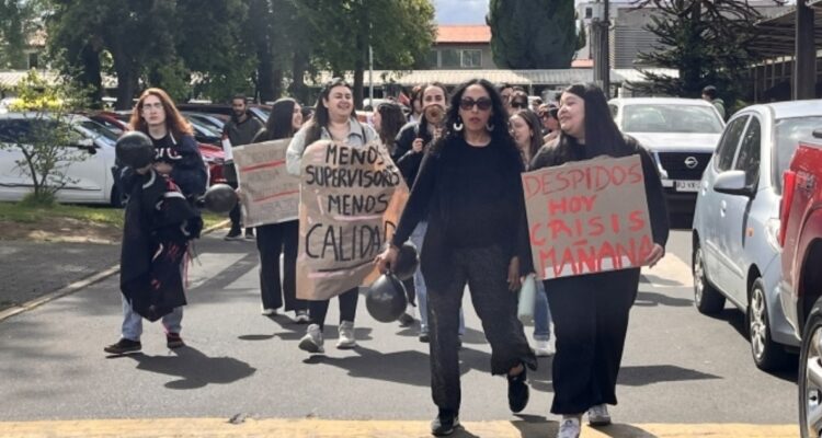 Marcha de estudiantes de la UFRO contra despidos