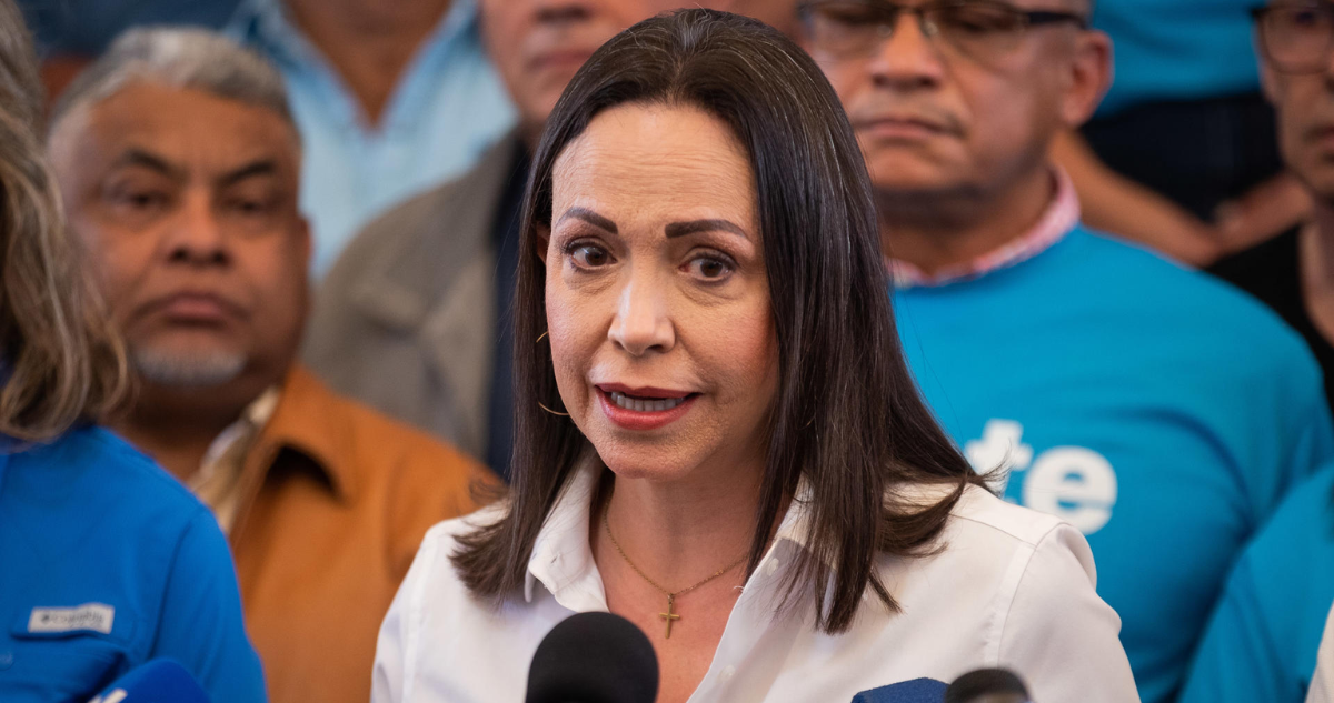 Fiscalía de Venezuela investiga a Machado por traición a la patria