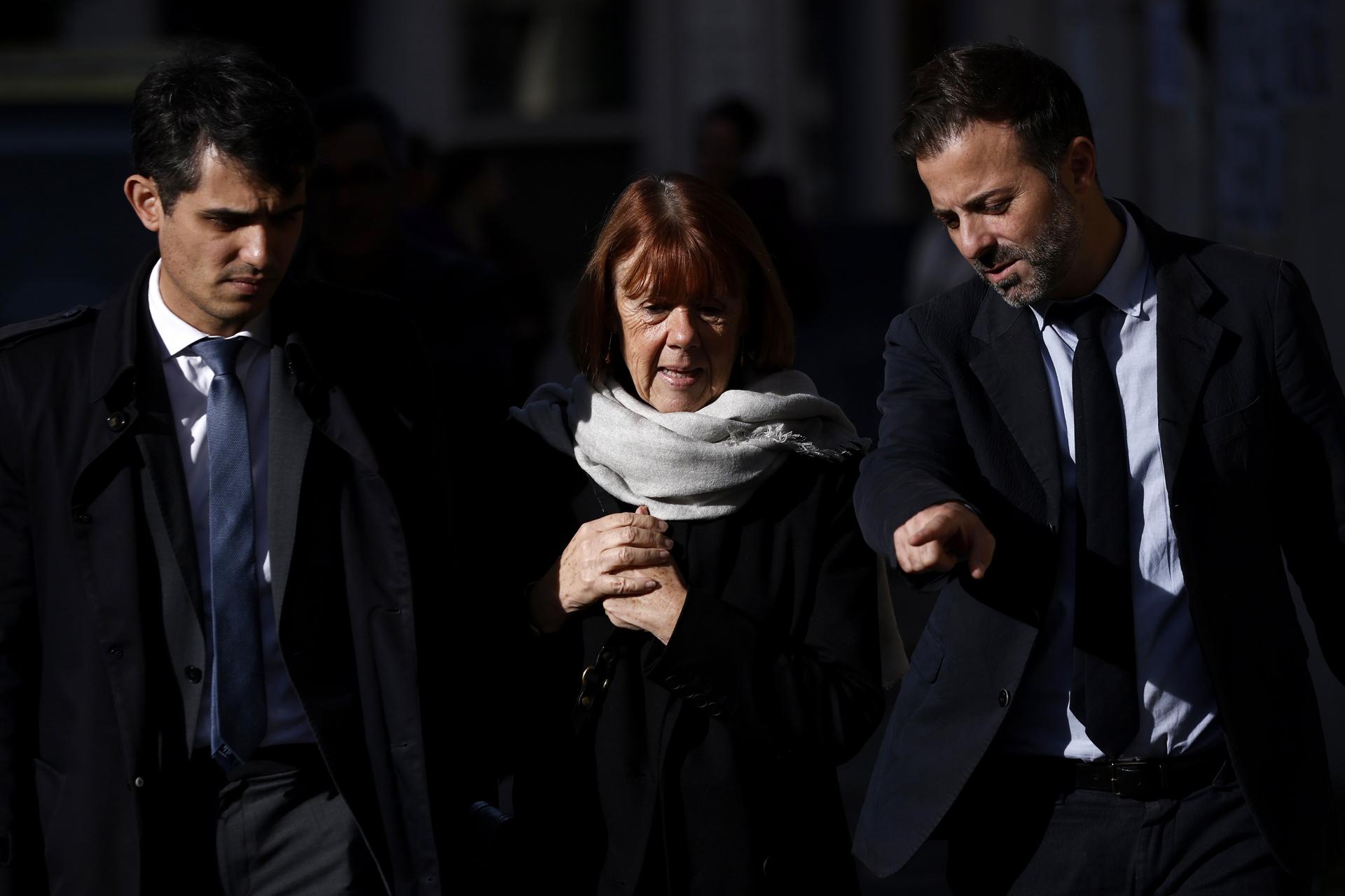 Gisèle Pelicot acompañada de sus abogados