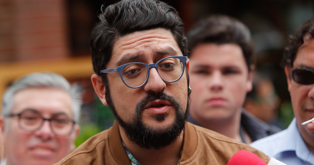 “Mofándose de una enfermedad mental”: F. Orrego responde a dichos de Mirosevic contra su candidatura
