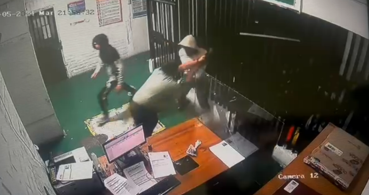 Revelan video que muestra la fuga de detenidos desde comisaría en La Pintana