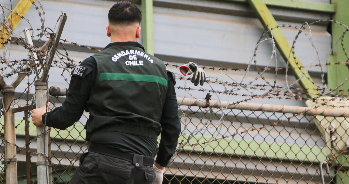 Funcionarios de Gendarmería llegan a acuerdo con el Gobierno y terminan paro de cuatro días