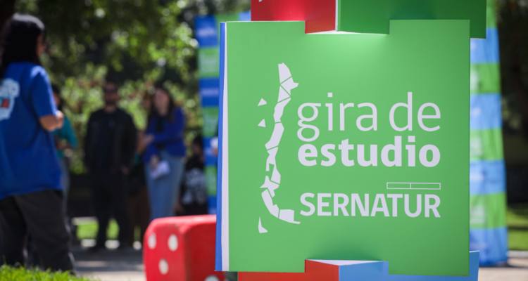 Así puedes ganar una gira de estudio avaluada en hasta $6 millones con un concurso de Sernatur