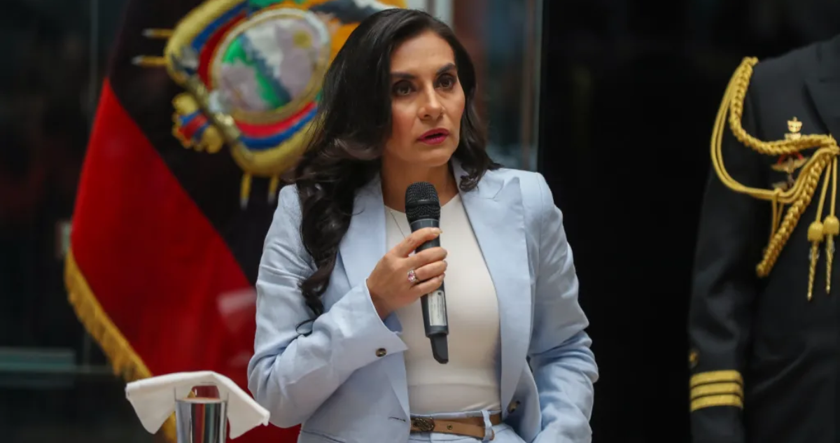 Gobierno de Ecuador suspende por 5 meses a su vicepresidenta por abandono injustificado del trabajo