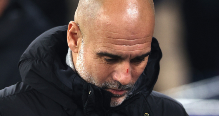 Pep Guardiola se infringe lesiones en el rostro tras empate del City: “Quiero hacerme daño”