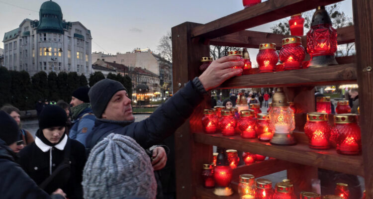 Ucrania conmemora a las víctimas del Holodomor: la fatal hambruna vivida en la era soviética