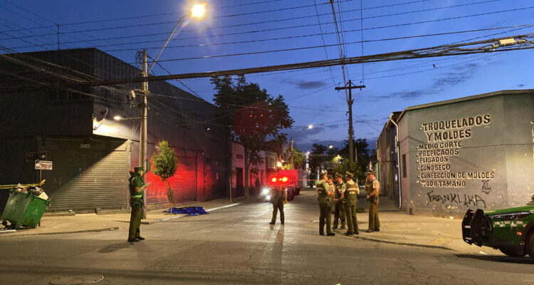 Carabineros investiga homicidio en la comuna de Santiago tras una balacera