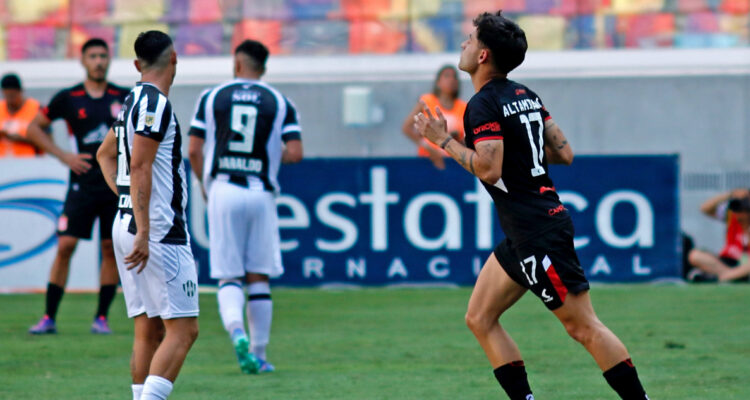 Javier Altamirano en su retorno a las canchas tras ocho meses