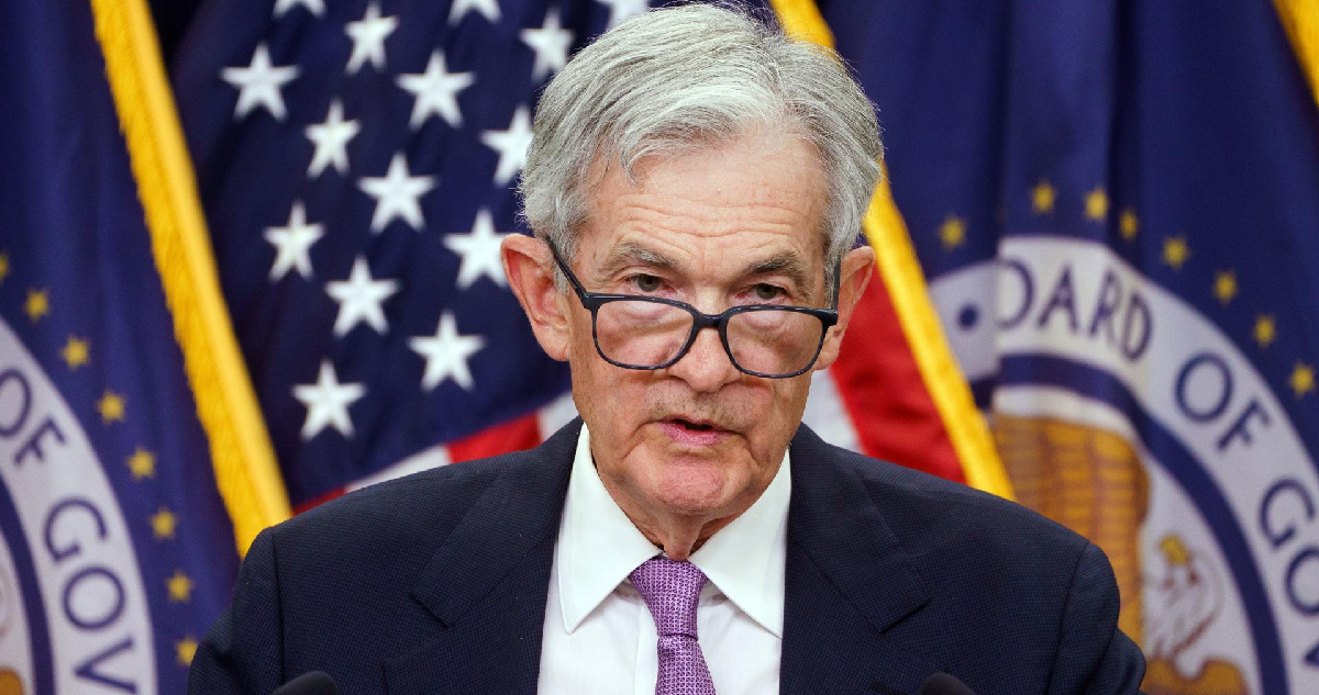 La Fed baja los tipos en línea con lo esperado y Powell dice que no renunciará si Trump se lo pidiera