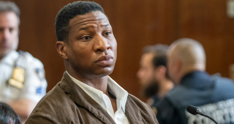 Jonathan Majors llega a acuerdo