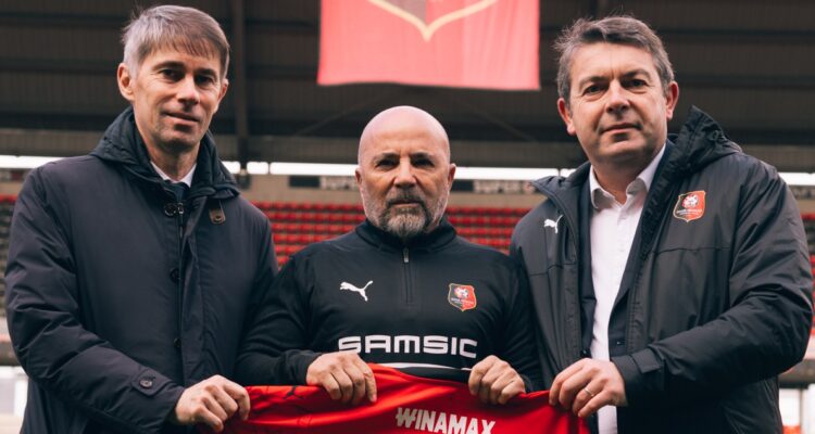Jorge Sampaoli fue presentado en el Stade Rennes de Francia.