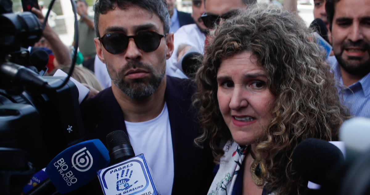 De nuevo en silencio: Jorge Valdivia protagoniza otra caótica llegada al Centro de Justicia
