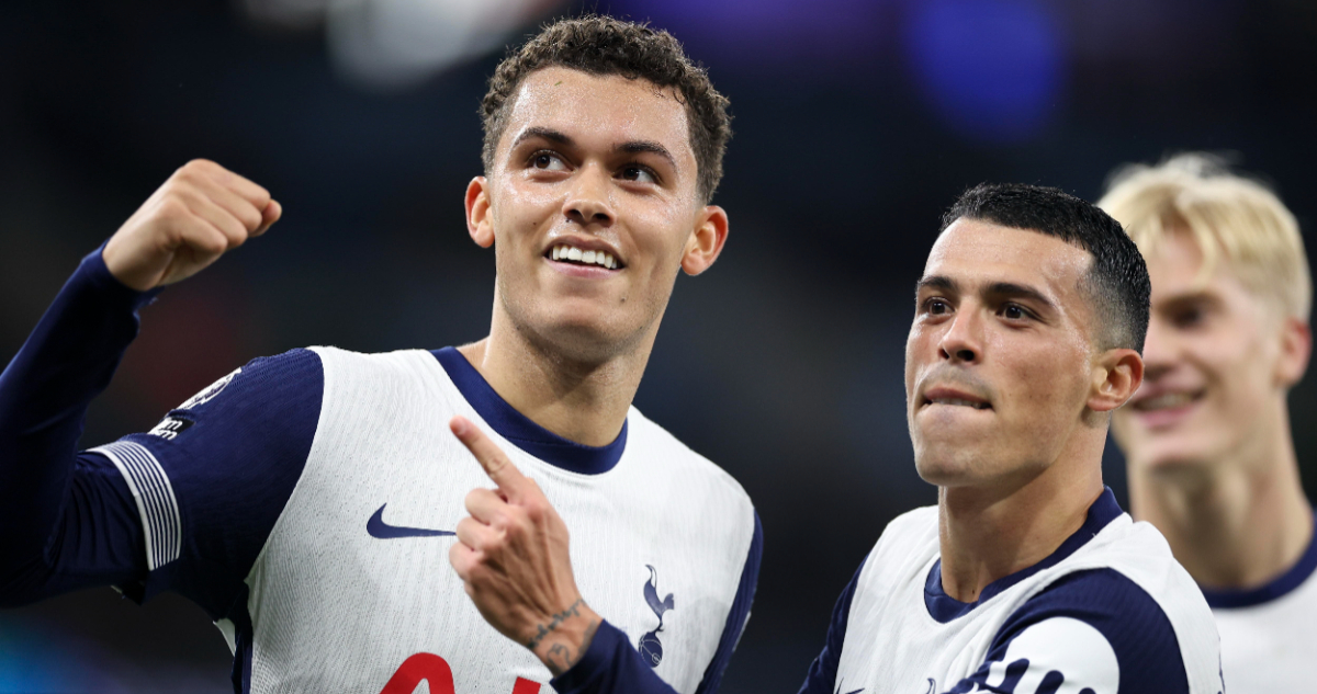 Jugadores del Tottenham celebran el cuarto gol ante el Manchester City en la Premier League