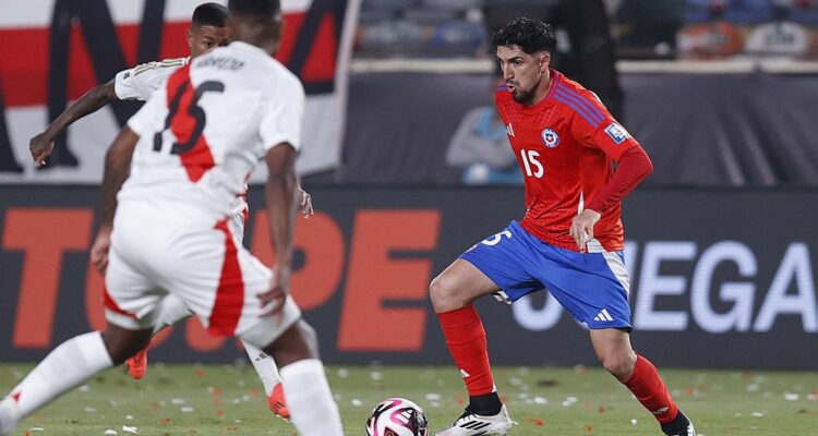 Diego Valdés es duda para el duelo de Chile ante Venezuela.