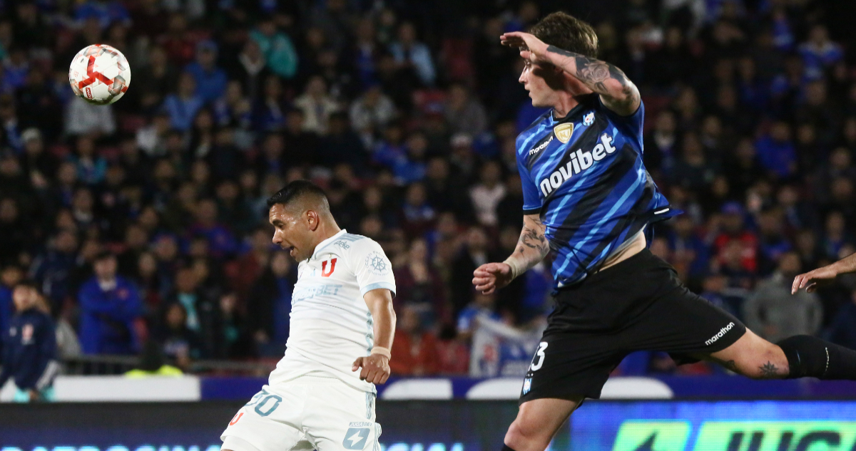 La Universidad de Chile jugando contra Huachipato