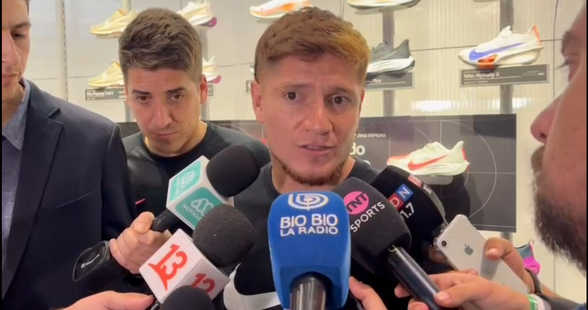 Leo Gil descarta acercamiento con la UC y asegura que le “encantaría seguir” en Colo Colo en 2025